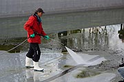 Schyrenbad wird ausgewintert (Foto: Martin Schmitz)